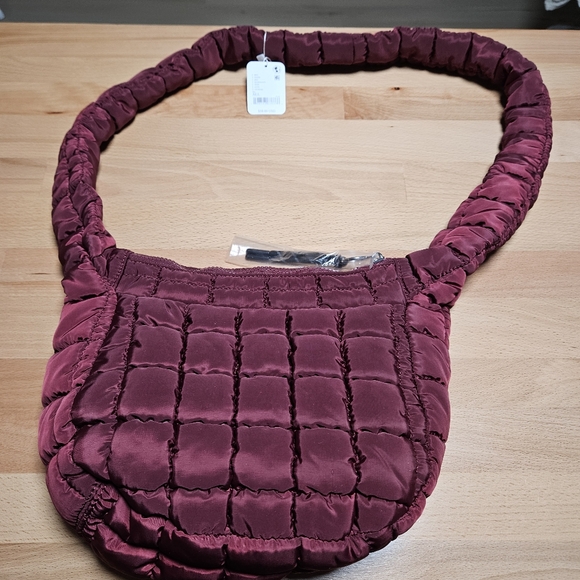 NWT FP Movement Quilted Small Carryall Sling Bag Mahogany Wine - Picture 3 of 7